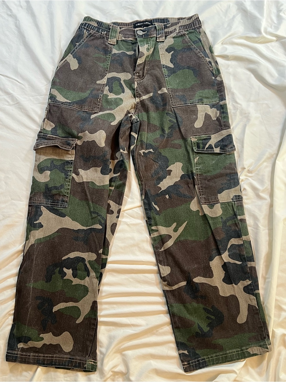 Almost Famous Womens Camo Cargo Pants - Green Camouflage